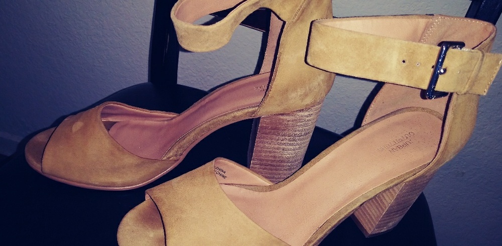Urban outfitters chunky heels size 10